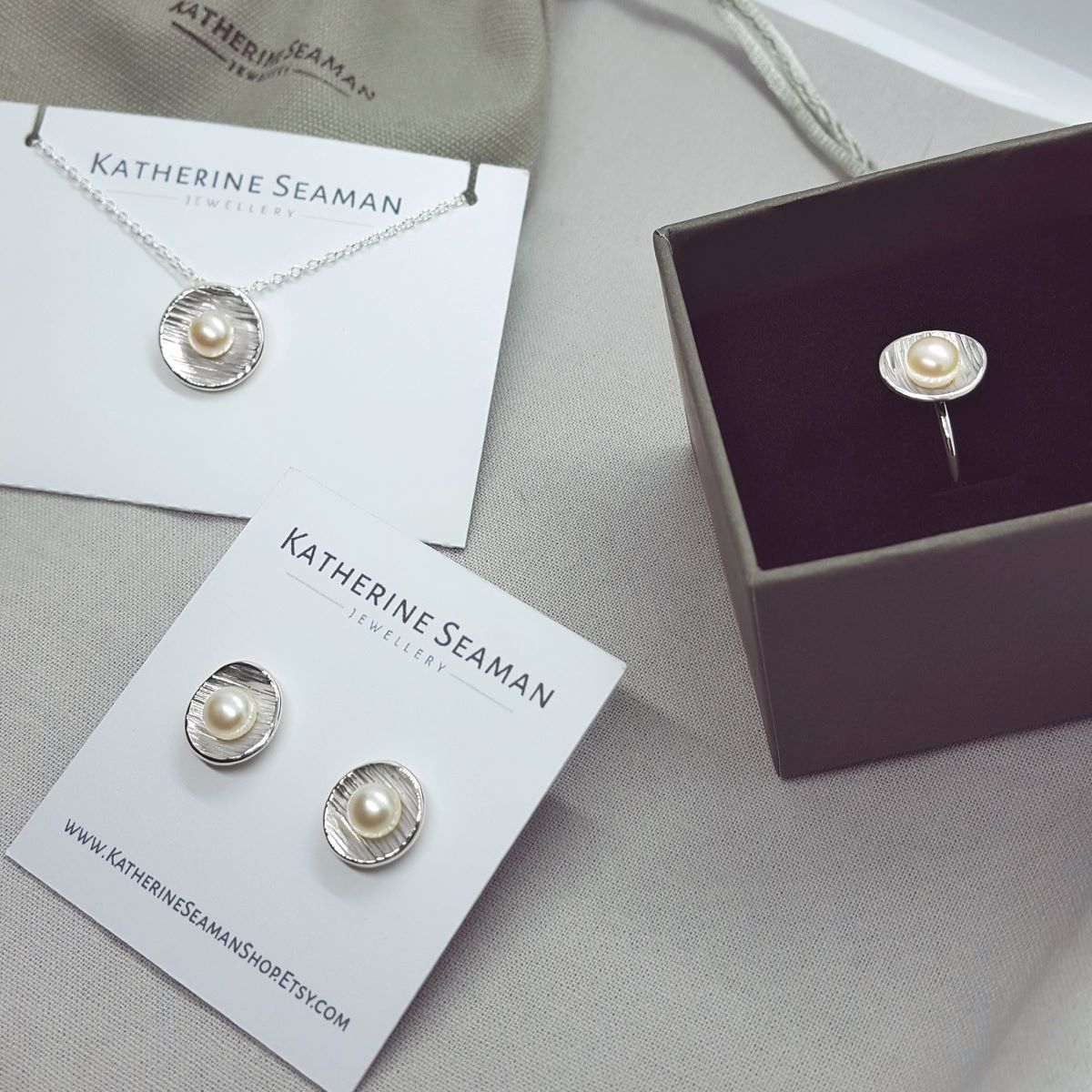 jewellery packaging gift wrapped box and bags